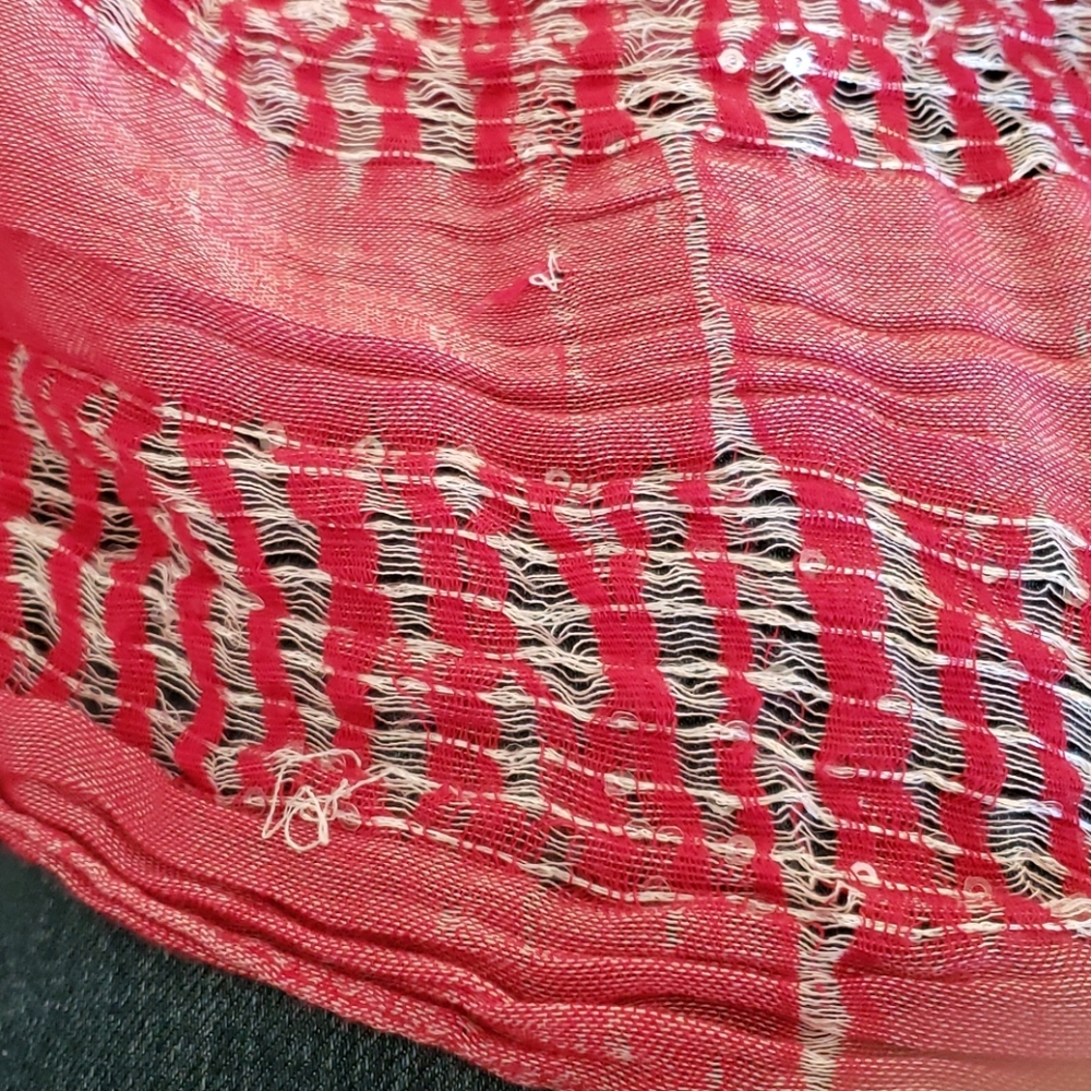 Red & cream infinity scarf - Picture 8 of 8